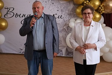 В Сорочинске наградили лучших выпускников школ